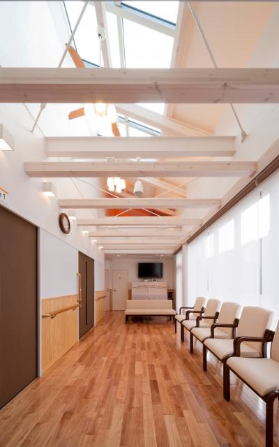 高知市｜大川内科｜日溜りの待合